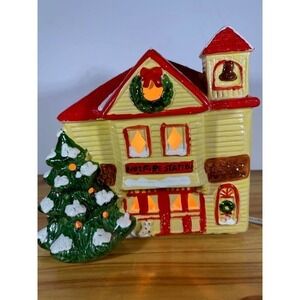 𝅺VINTAGE Christmas Village Fire Station Ceramic Lighted Building Mann Taiwan